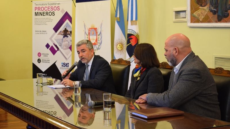 Abrirán la carrera en Procesos Mineros