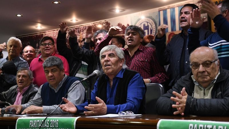 Moyano acordó una suba salarial de 25%