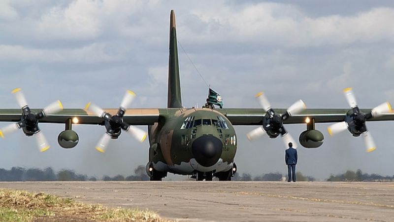 Llega mañana un Hércules de la Fuerza Aérea con dos helicópteros