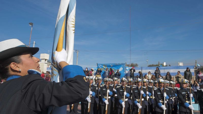 Solá Jais encabezó los actos por el Día de la Bandera