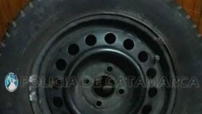 Secuestran una rueda de auto abandonada