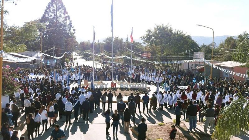 Alumnos de FME prometieron y reafirmaron su lealtad a la Bandera