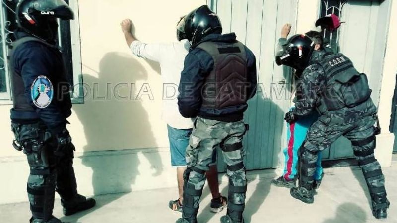 Dos jóvenes fueron aprehendidos tras una persecución