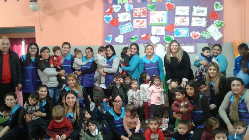 Los chicos del Jardín Maternal del Senado visitaron el Hogar de Ancianos