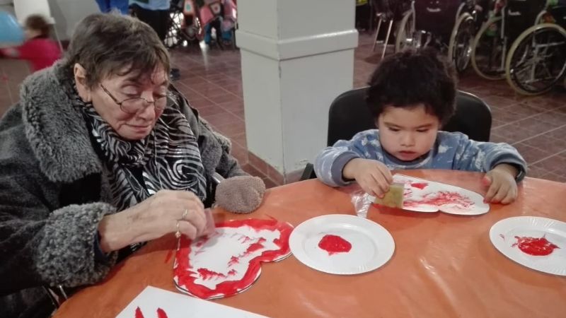 Los chicos del Jardín Maternal del Senado visitaron el Hogar de Ancianos