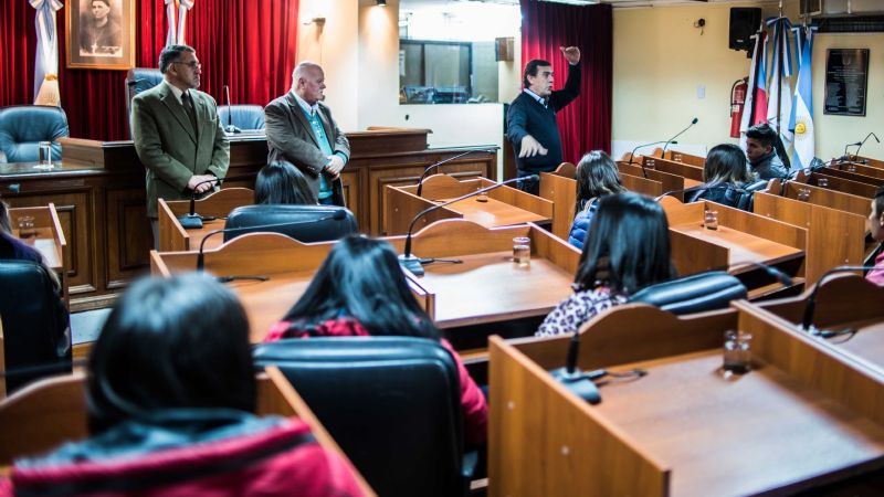 Alumnos de Valle Viejo visitaron la Cámara de Senadores
