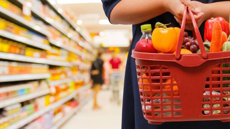 El consumo cayó en los supermercados, pero mejoró en los shoppings