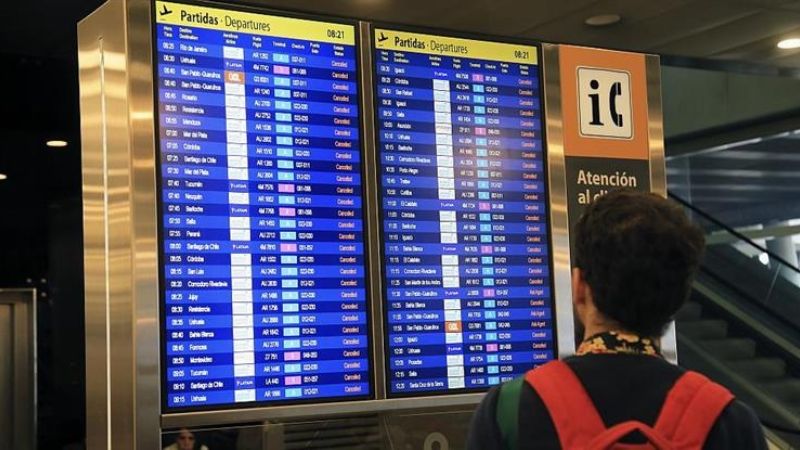 Montan comité de crisis para reprogramar vuelos afectados por el paro