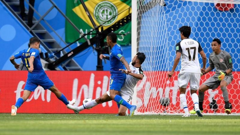 Brasil sufrió y ganó con dos goles en tiempo agregado