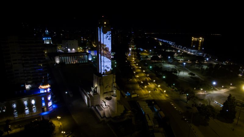 Lucía encabezó la presentación del Poncho 2018 en Rosario
