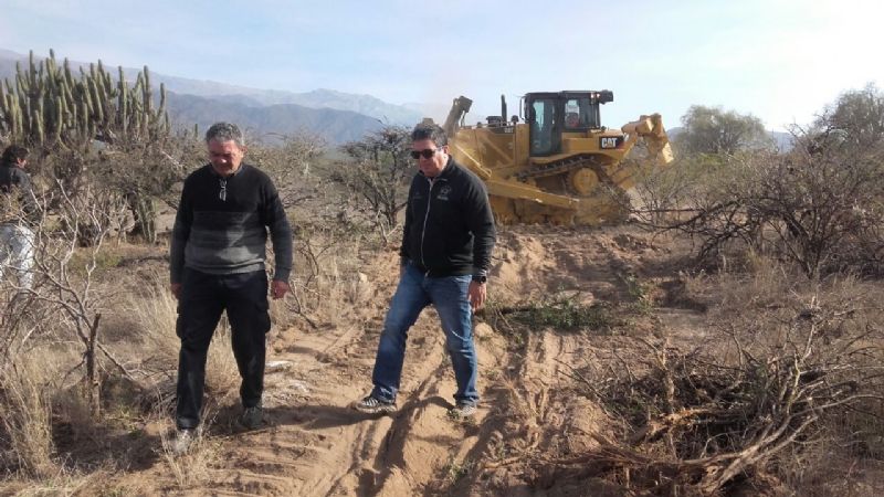 Nuevo barrio con pavimento y nueva avenida del anillo vial