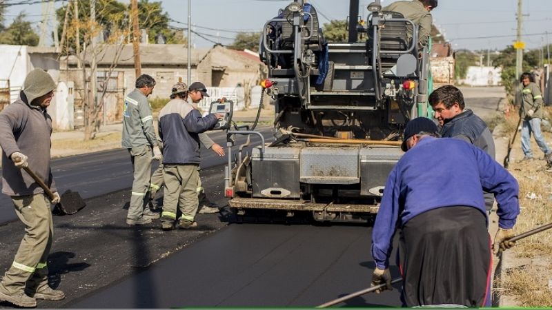 Nuevo barrio con pavimento y nueva avenida del anillo vial