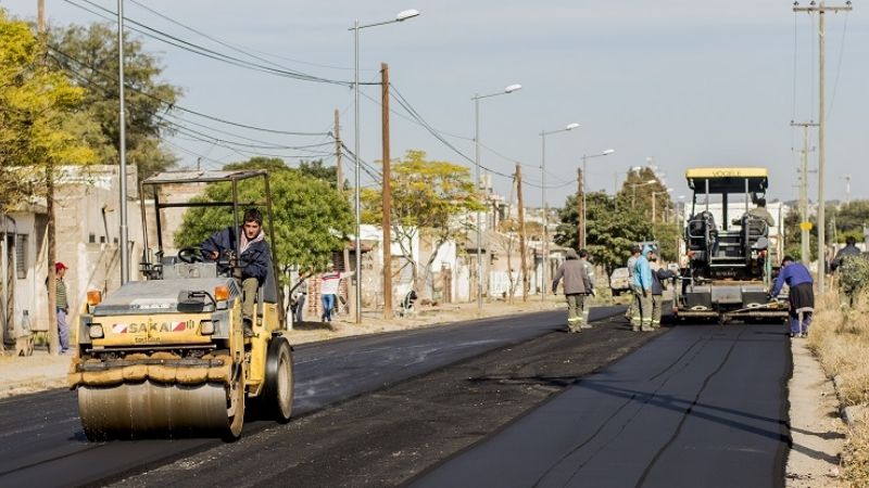 Nuevo barrio con pavimento y nueva avenida del anillo vial