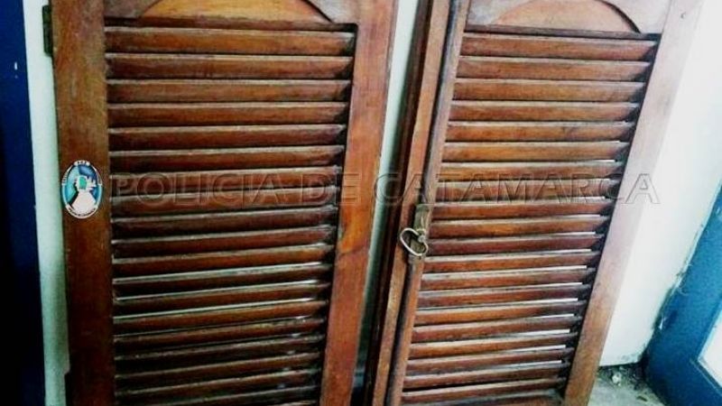 Entregó a su hijo a la Policía por el robo de dos persianas