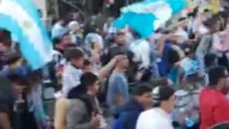 Cientos de catamarqueños festejaron la clasificación de Argentina