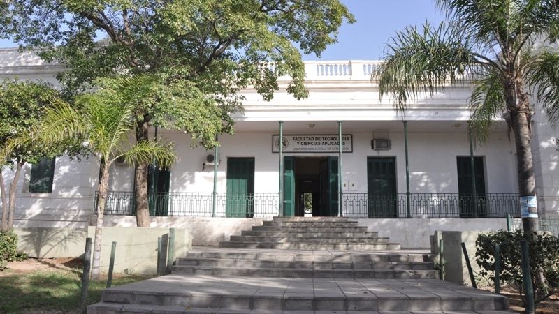 Descubrimiento de placa por el centenario de la reforma Universitaria