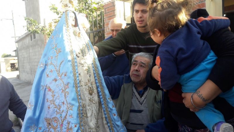 La Madre del Valle peregrina por las calles de La Viñita