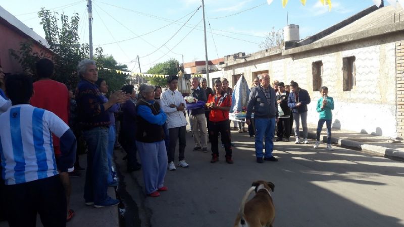 La Madre del Valle peregrina por las calles de La Viñita
