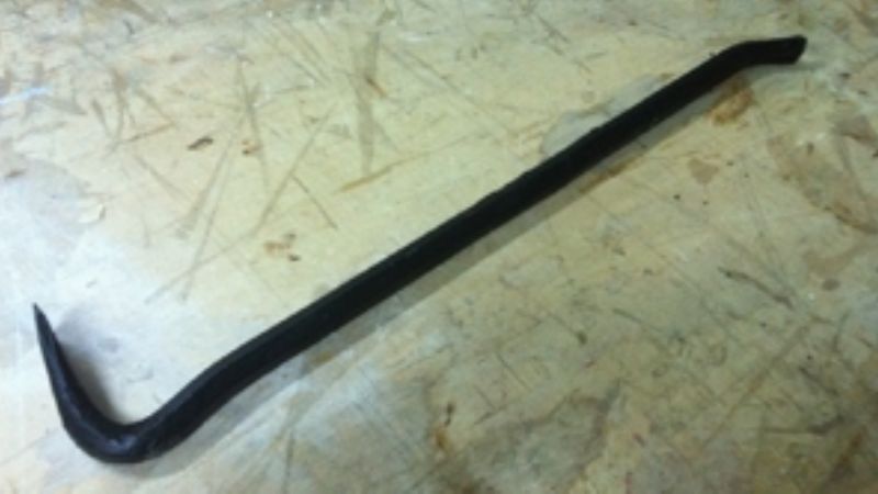 Dos jóvenes hirieron a una mujer con una barra de hierro