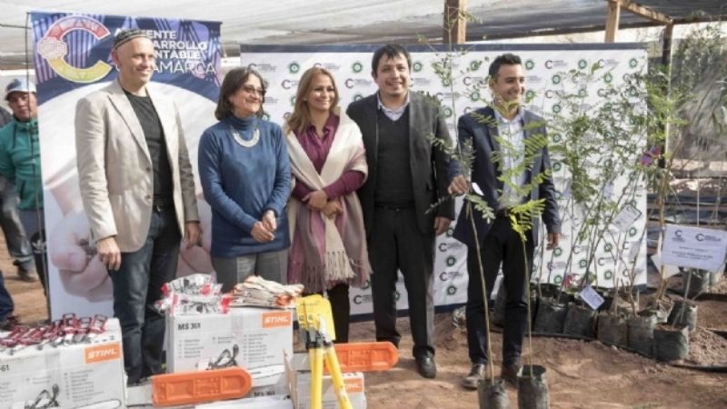 Lucía y Bergman inauguraron un importante vivero