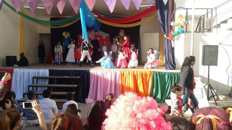 Se desarrolla la Expo Feria del Libro en Recreo