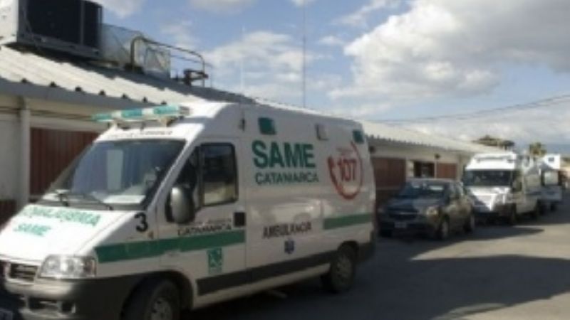 Trasladan al hospital a una mujer que se cayó del colectivo