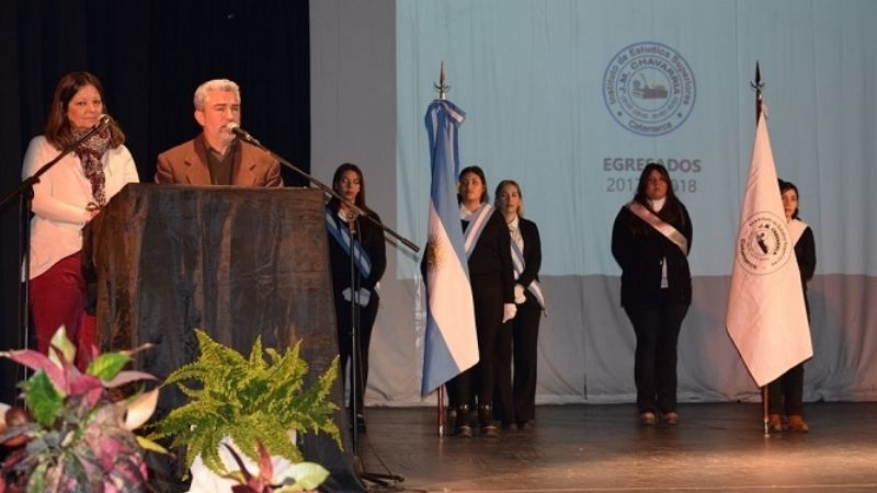 46 nuevos profesionales recibieron su título de grado