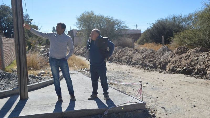 Avanza la urbanización y pavimentación de barrios históricos en Santa María