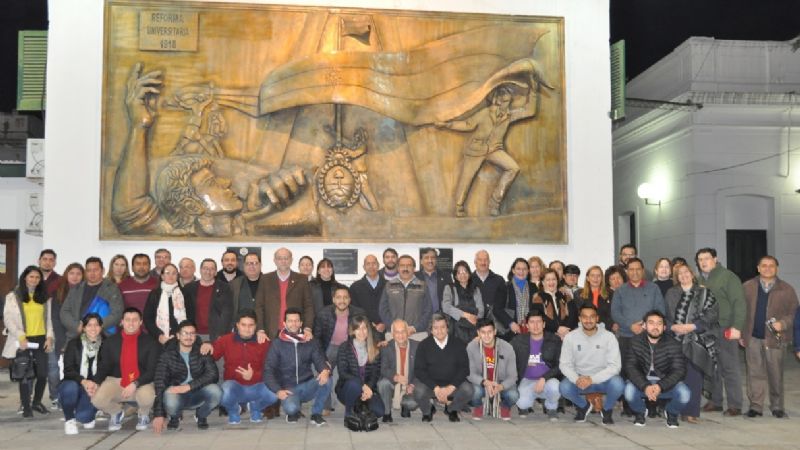 Descubrimiento de placa por los 100 años de la Reforma Universitaria