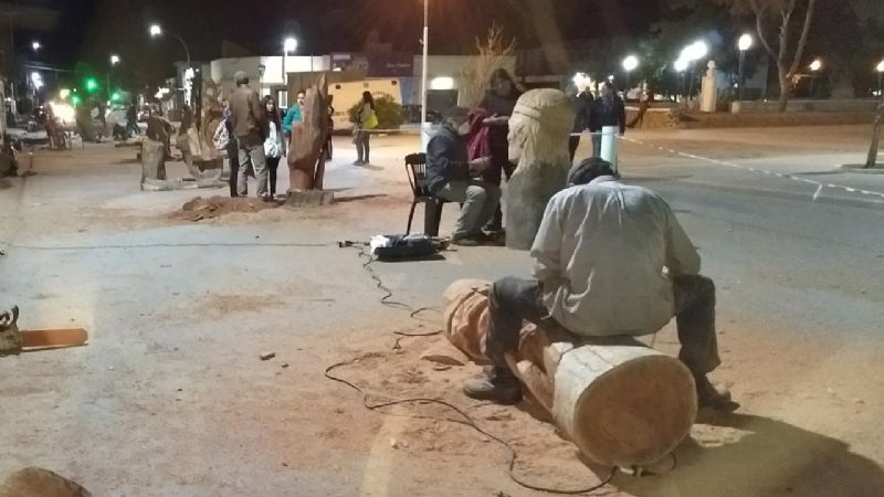 El domingo finaliza Simposio de Escultores en Recreo