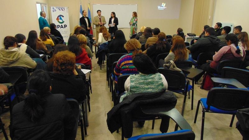 Las políticas sociales, materia de capacitación en el IPAP