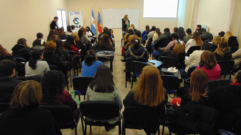 Las políticas sociales, materia de capacitación en el IPAP