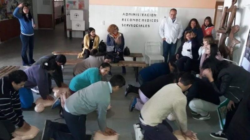 Capacitación teórico práctico de reanimación cardiopulmonar para adultos