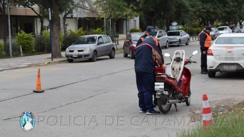 Continúan los estrictos operativos de control vehicular en la Capital