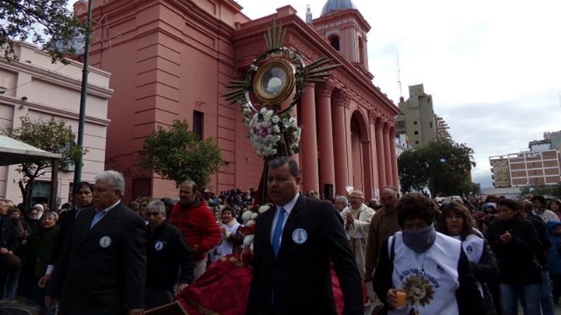 Cristo presente en la Eucaristía fue proclamado  públicamente por los catamarqueños