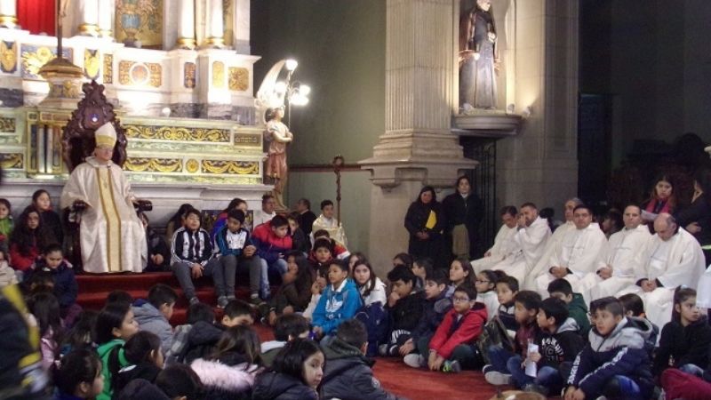 Cristo presente en la Eucaristía fue proclamado  públicamente por los catamarqueños