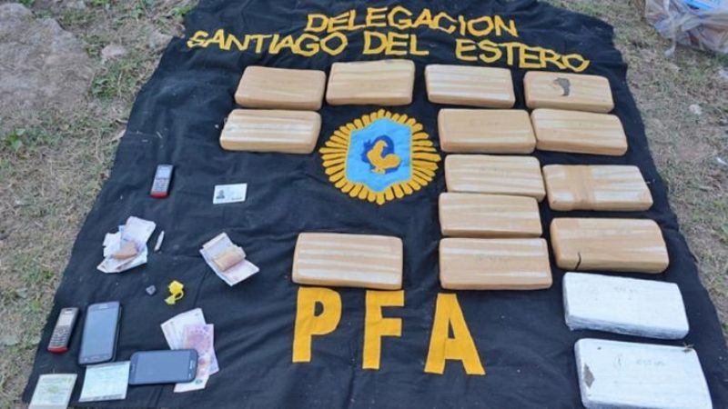 Detienen a conductor con 50 kg de cocaína