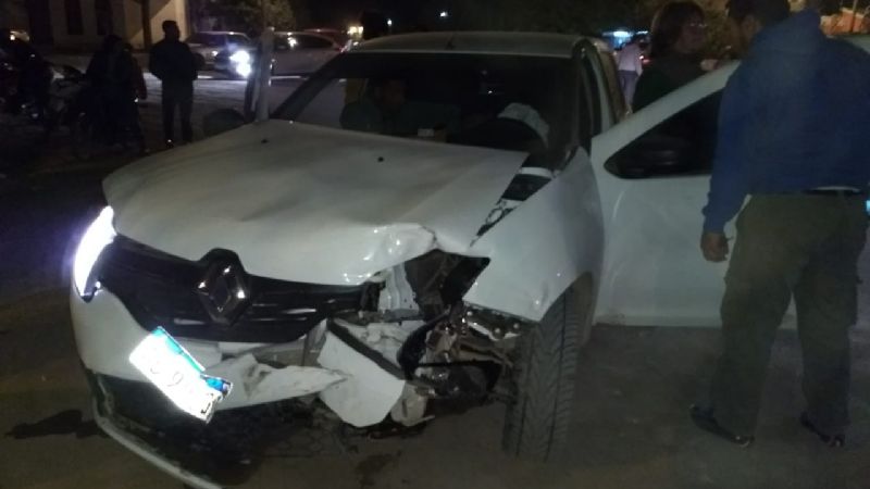 Violento choque de dos autos en Recreo