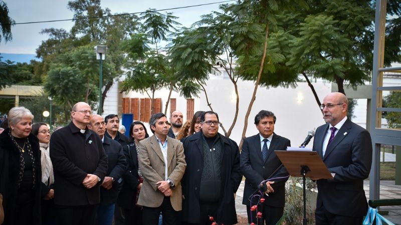 Nuevo ascensor y escalera en la Facultad de Ciencias Económicas