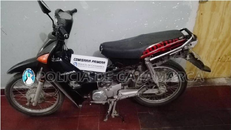 Secuestran una moto abandonada en la Capital