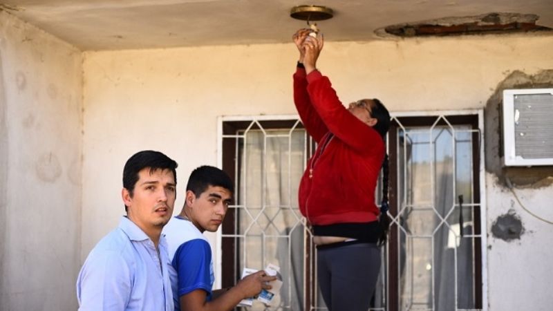 El Bº Piloto y Villa Cubas se sumaron al recambio de luminarias