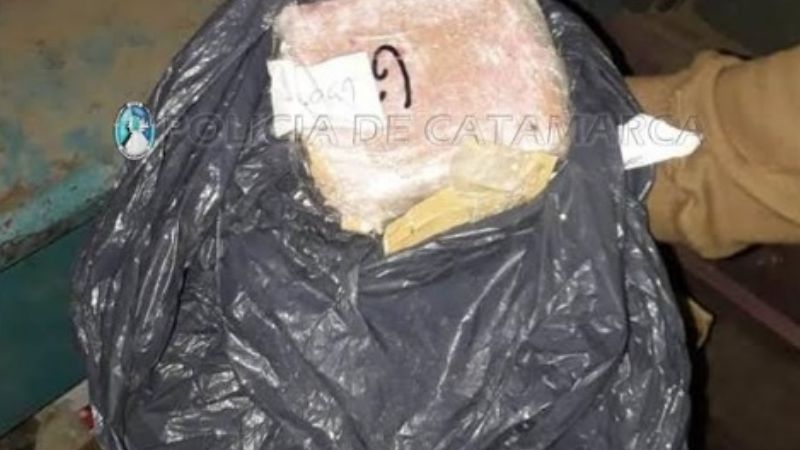 Secuestran más de medio kilo de marihuana, semillas y una moto