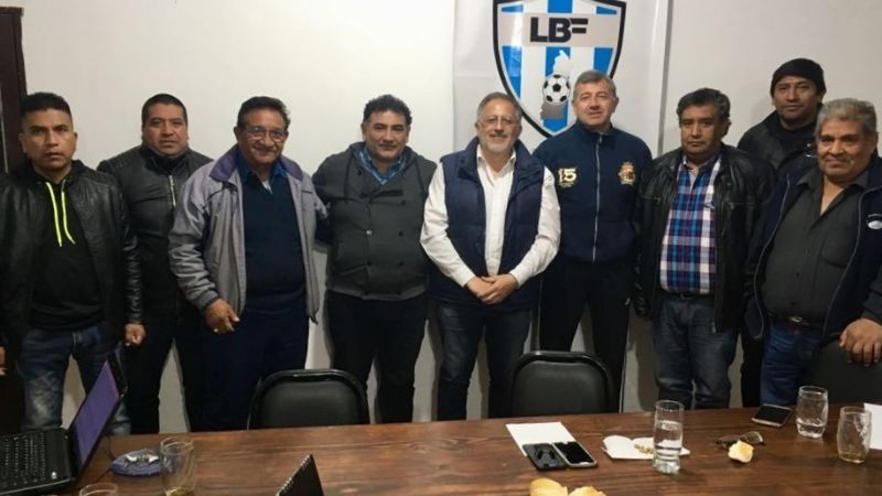 Presidentes de las ligas de fútbol del Oeste con Solá Jais