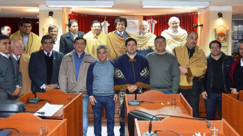 Asfaltado para la Ruta N°25 de Pomán y una Biblioteca para Aconquija