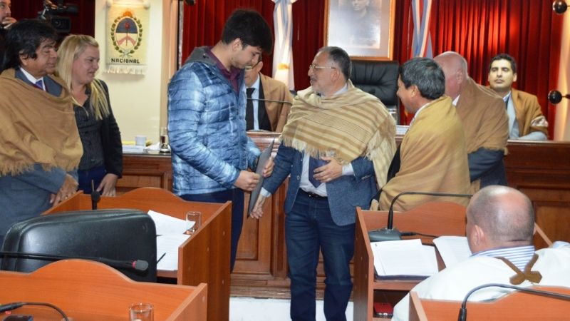 Asfaltado para la Ruta N°25 de Pomán y una Biblioteca para Aconquija