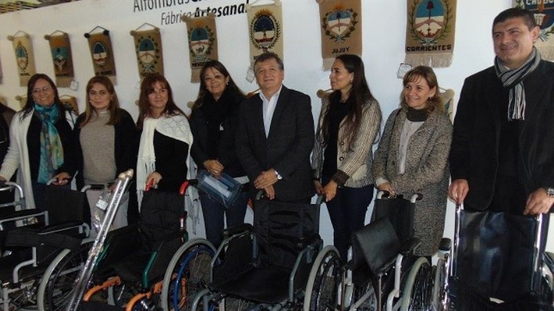 Salud entregó elementos de movilidad para su uso en la Fiesta del Poncho