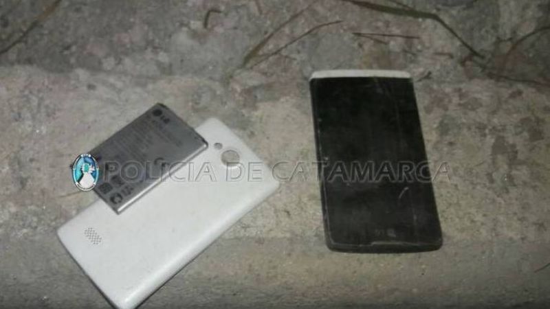 Secuestran una moto, cascos y un celular robados