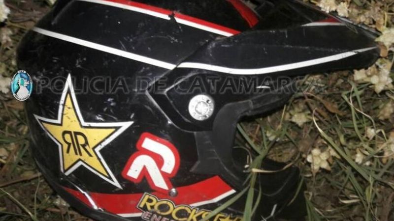 Secuestran una moto, cascos y un celular robados