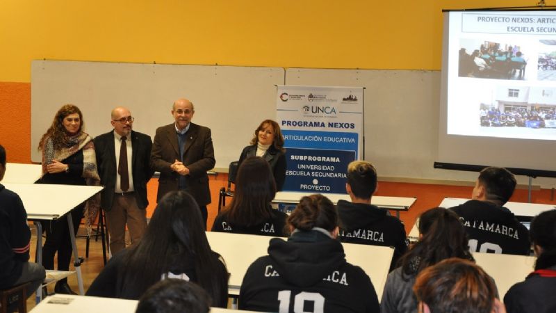 Se avanza en la articulación entre la secundaria y la Universidad