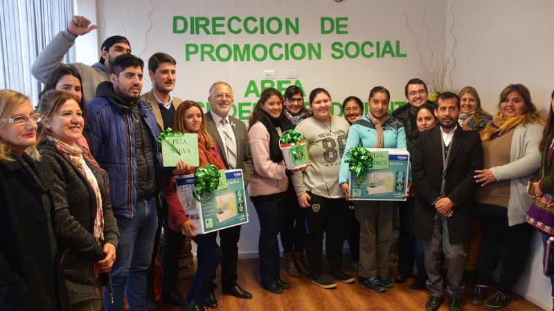 Jóvenes emprendedores recibieron apoyo del Senado